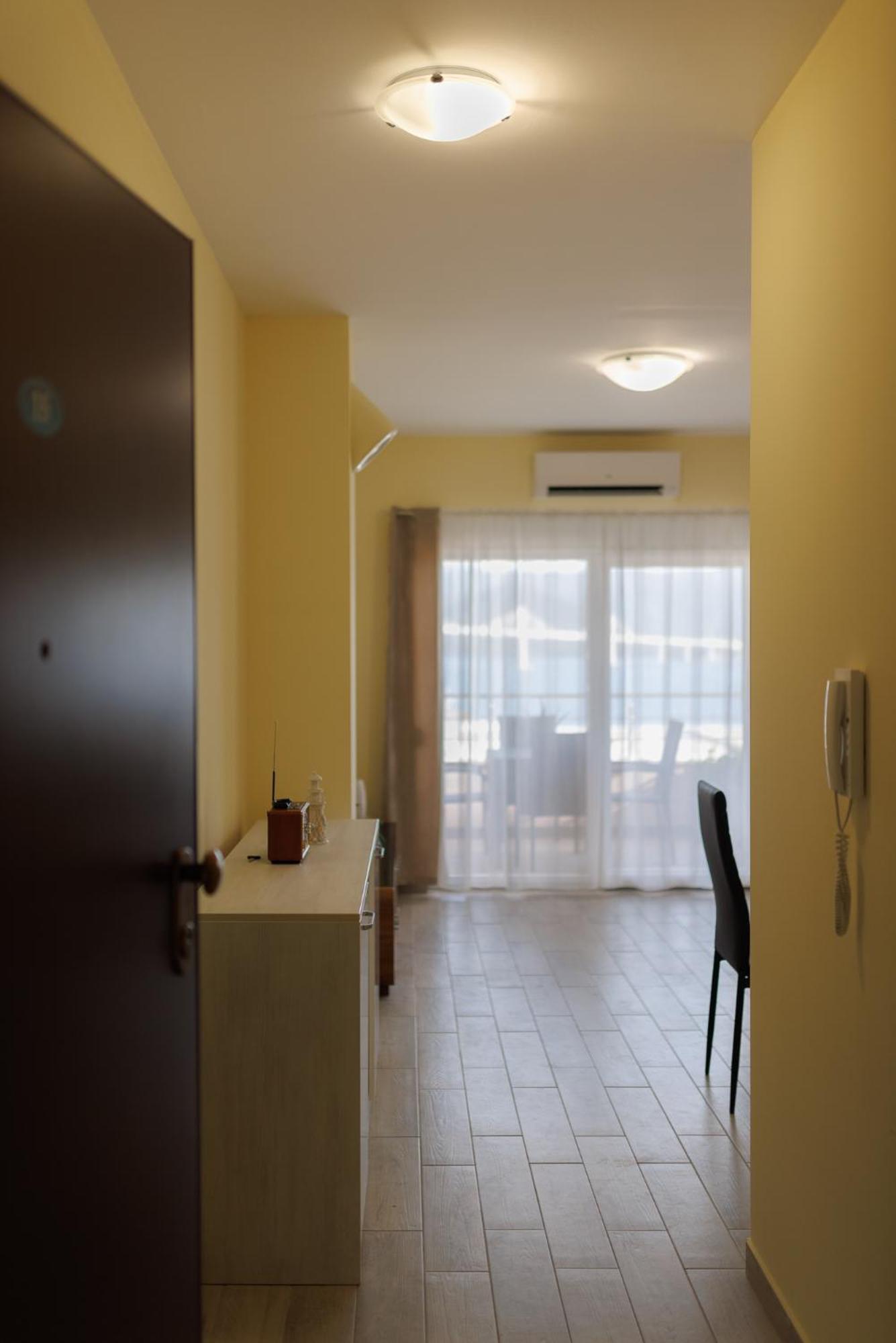 Apartman Maja Komarna Ngoại thất bức ảnh