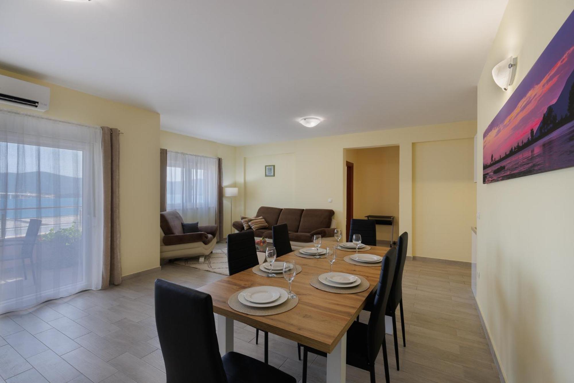 Apartman Maja Komarna Ngoại thất bức ảnh