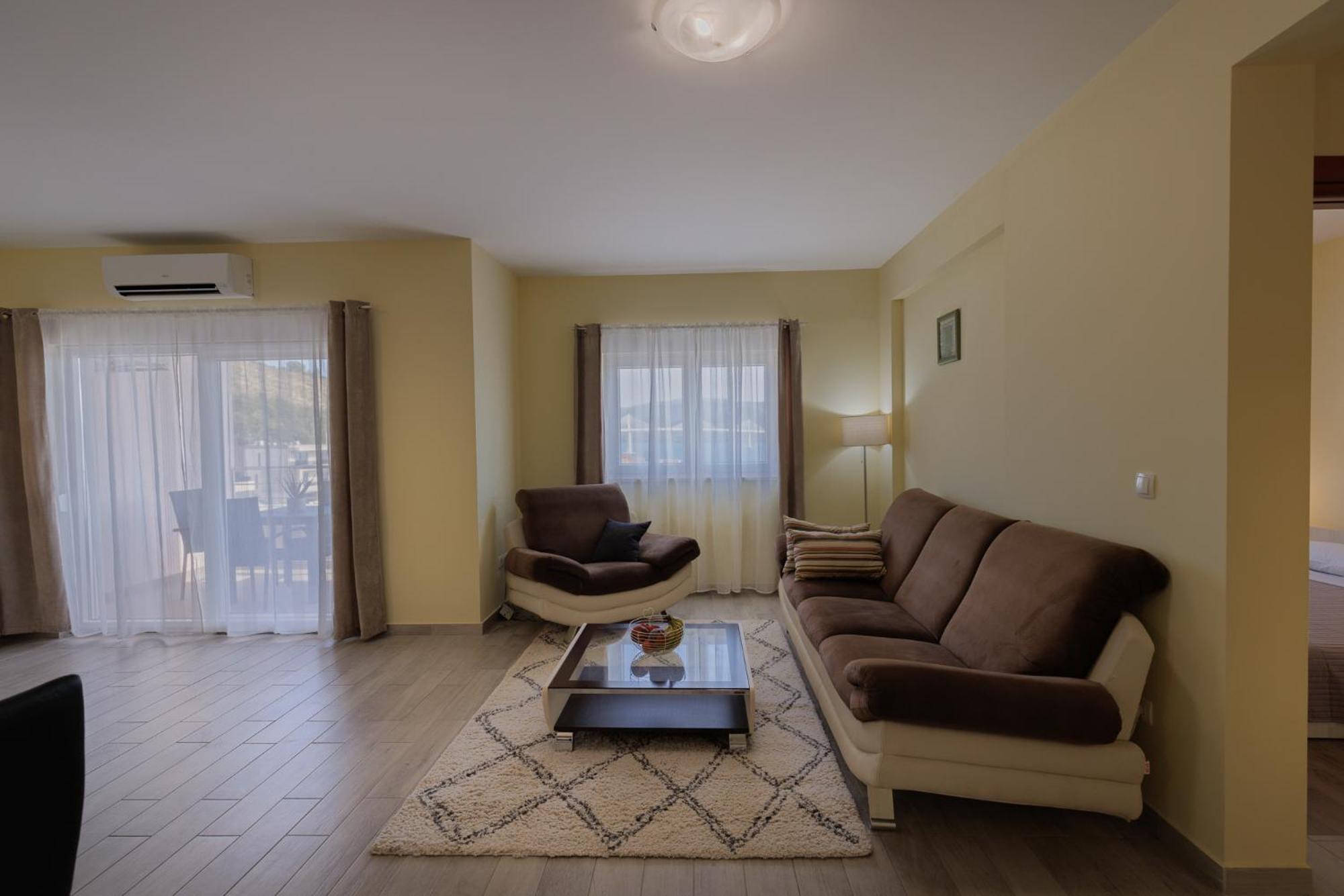 Apartman Maja Komarna Ngoại thất bức ảnh