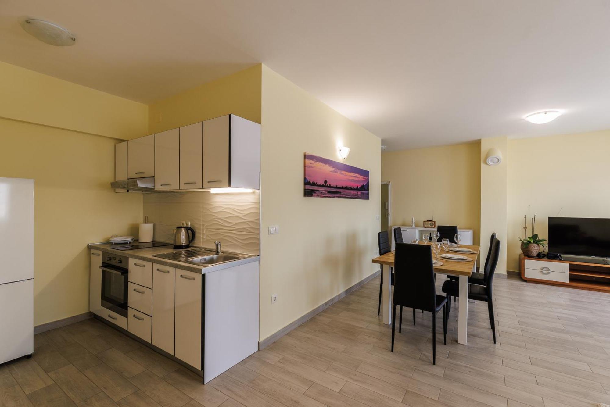 Apartman Maja Komarna Ngoại thất bức ảnh