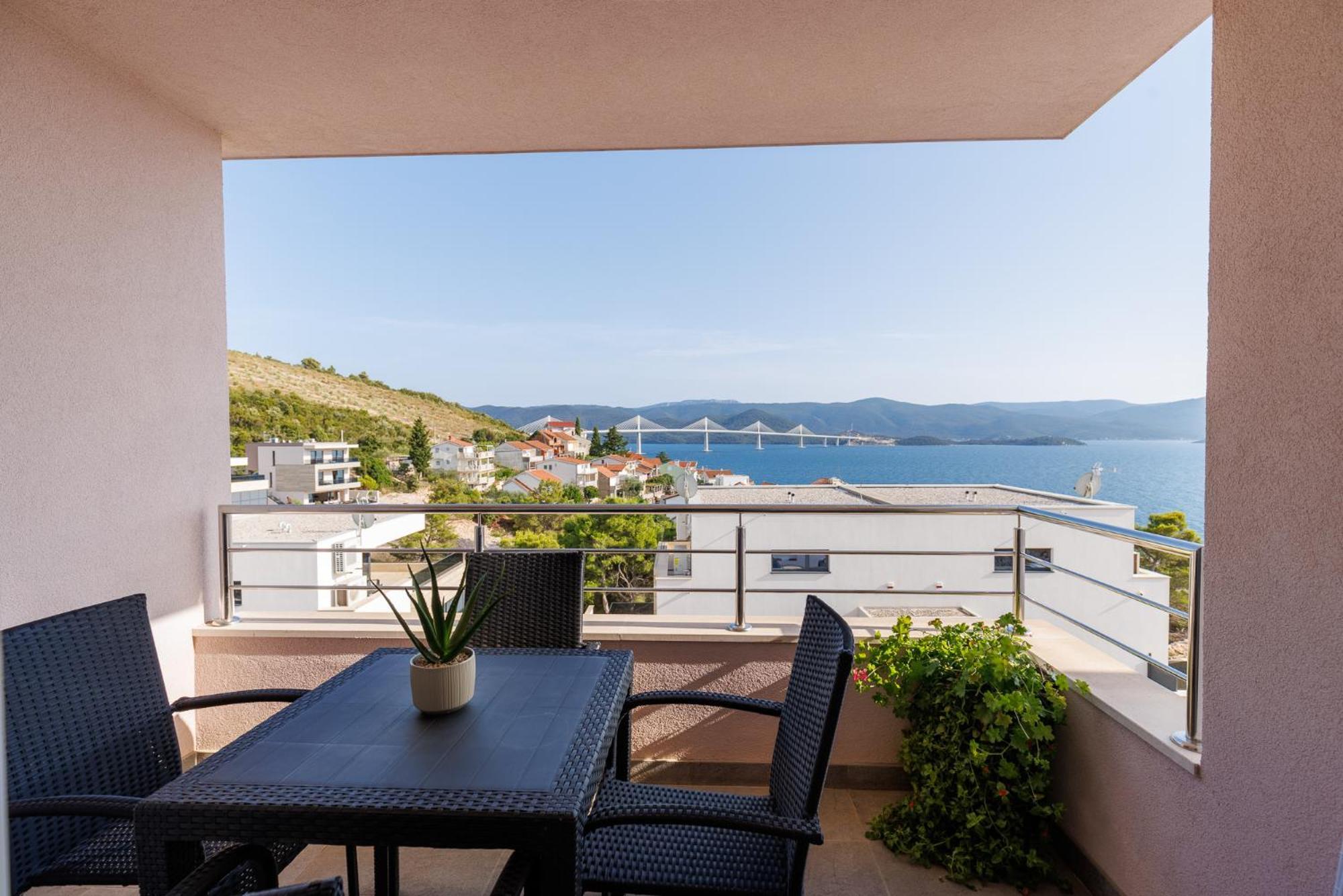 Apartman Maja Komarna Ngoại thất bức ảnh
